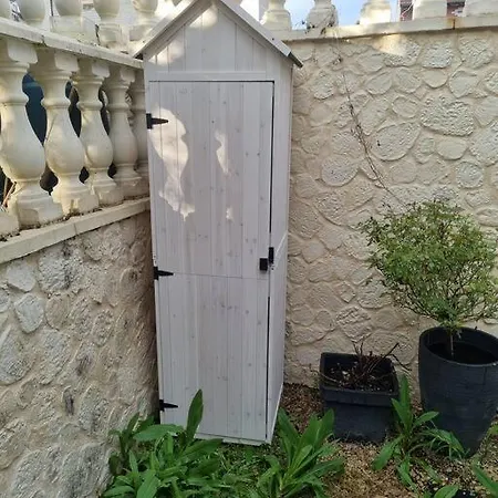 Maison Douillet アパート *